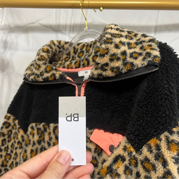 BP. Cheetah print with pink detail pullover jacket - Picture 2 of 4